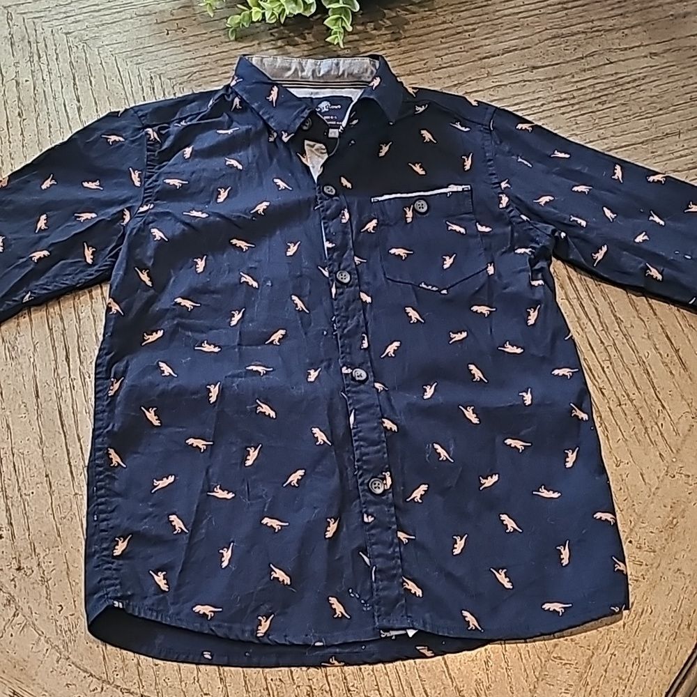 Dino long sleeve button up shirt size 6 💯 cotton